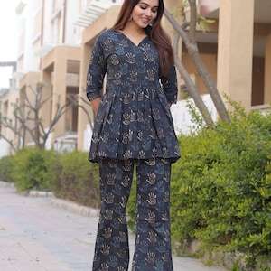 Conjunto de calças e blusa de verão de algodão confortável de 2 peças para mulheres, roupa de verão refrescante de algodão, conjunto de viagem refrescante para ela, conjunto coordenado de algodão estampado