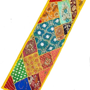 Handmade Sari Patchwork Wall Hanging: Bohemian Indian Tapestry