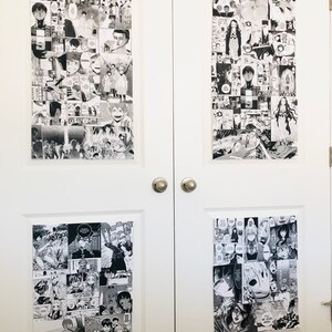 Peut inclure: Portes doubles blanches d&eacute;cor&eacute;es de panneaux de manga en noir et blanc. Les panneaux rectangulaires couvrent la majeure partie des surfaces des portes. Les panneaux de manga pr&eacute;sentent divers personnages et sc&egrave;nes de diff&eacute;rentes s&eacute;ries de mangas.