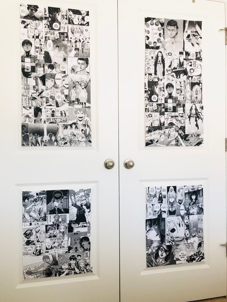 Peut inclure: Portes doubles blanches d&eacute;cor&eacute;es de panneaux de manga en noir et blanc. Les panneaux rectangulaires couvrent la majeure partie des surfaces des portes. Les panneaux de manga pr&eacute;sentent divers personnages et sc&egrave;nes de diff&eacute;rentes s&eacute;ries de mangas.