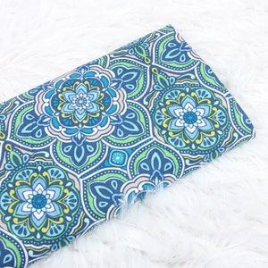 Floral Fabric, 100% Cotton Fabric, Flower Fabric, Dressmaking Patchwork Crafts, Face Mask Fabric, Fabric by the Half Yard