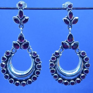 Natuurlijke rode granaatoorknopjes voor vrouwen, vintage rode granaatoorbellen, sierlijke echte granaatoorbellen, edelsteenoorbellen, gefacetteerde sieraden