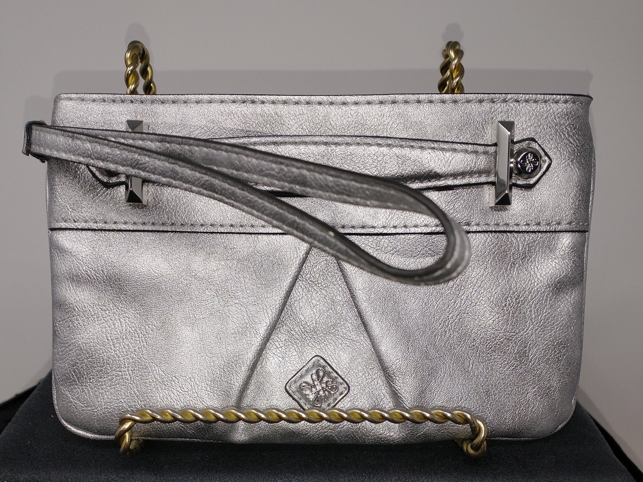 Simply store vera clutch
