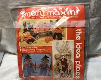 Vintage Mary Maxim Plastic Canvas Fall Craft Kit Window Scarecrows