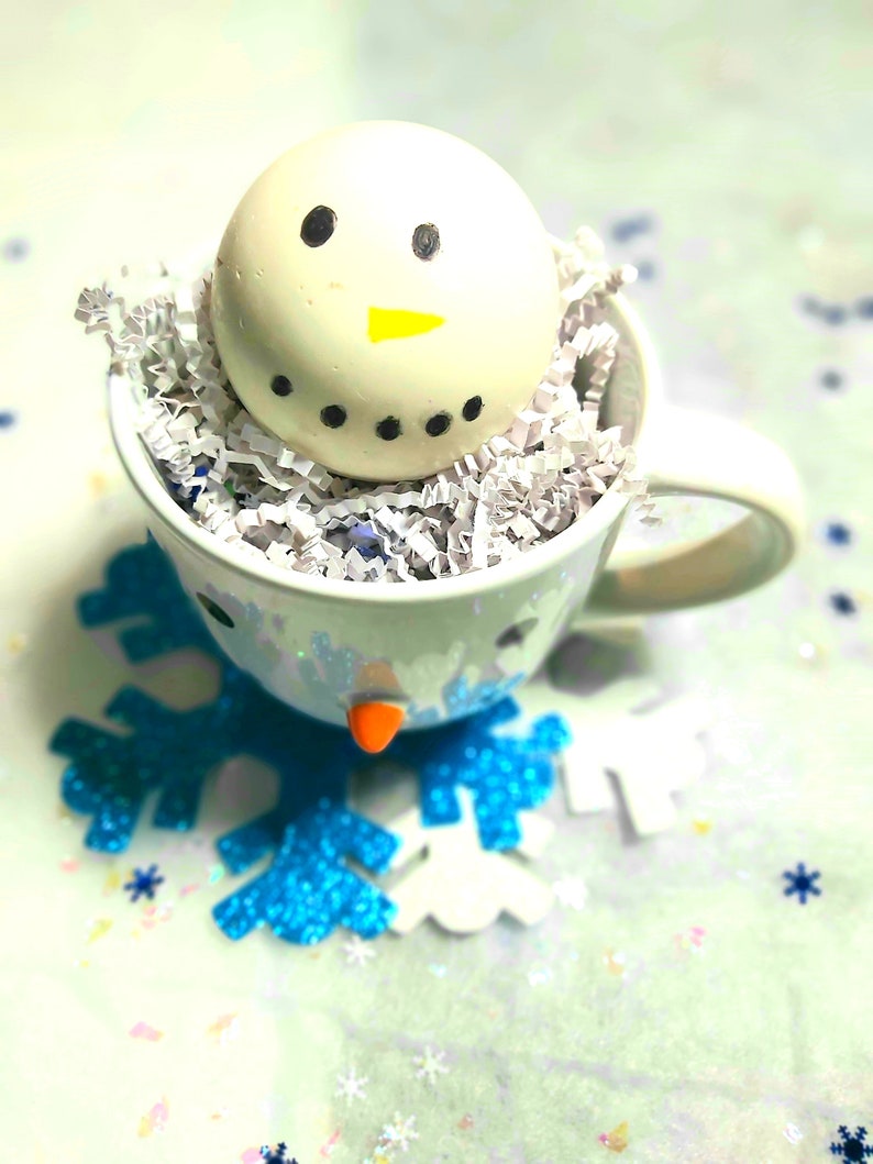 hot chocolate bomb with mug