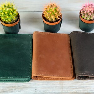 Soporte de pasaporte de cuero, personalización personalizada gratuita, grabado, regalo de billetera, regalo para ella, billetera delgada, regalo para papá, billetera compacta