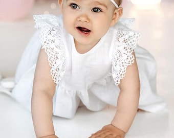 Taufkleid, Blumenmädchenkleid weiß, Leinenkleid Taufe Babykleid, Boho Kleinkind Mädchen Vintage Kleid, Rüschen Spitzen Mädchenkleid,