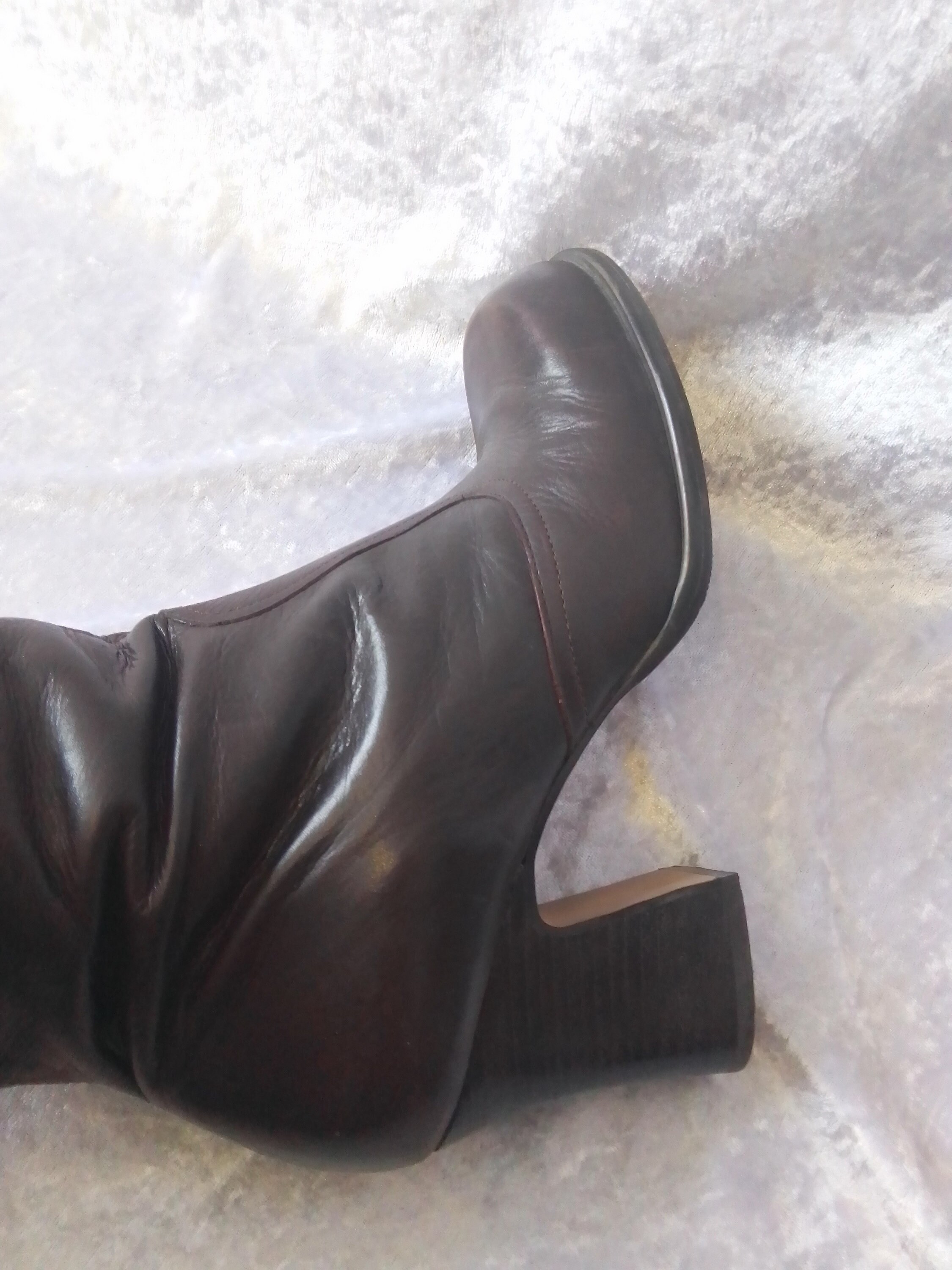 Caravelle store ankle boots