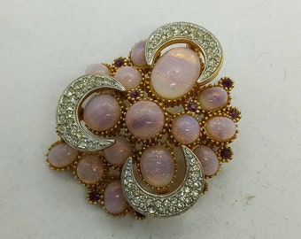 Vintage 1950s Incredible Pink Foil Glass Gold Tone Sphinx Brooch