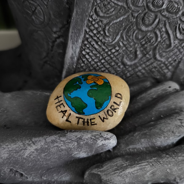 Bemalter Stein "Heal the World", 4.5x2x3.5 cm, Erde, Weltkugel, Klima, Statement, Welt, Dekostein, Deko, Planet, Umwelt, Natur, Zukunft