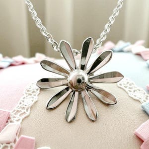 Solid Platinum necklace Pt950 chain with extender, platinum necklace set with polished flower pendant for women daily wear