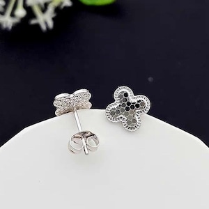 Real solid Platinum Pt950 sparkle clover Stud Earrings with platinum backs for Daily Wear for men, women and children