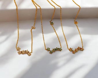 Adjustable smiley face necklace with cubic zirconia flowers, stainless steel, 18K gold plated, PVD waterproof