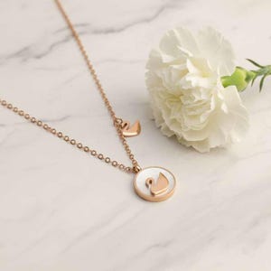 Collar ajustable en oro rosa con colgantes Cisne acero inoxidable oro rosa 18K waterproof tarnish-free
