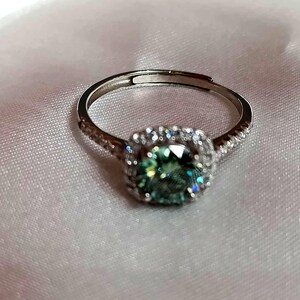 S925 sterling silver ring with Green 1CT moissanite ring/square charm ring/full dazzling ring adjustable size