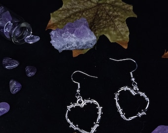 BARBED WIRE - gothic heart earrings
