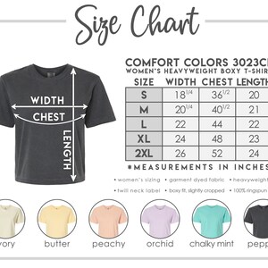 Pu&ograve; includere: Tabella delle taglie per una t-shirt boxy pesante Comfort Colors 3023CL da donna. La tabella include le misure in pollici per larghezza, petto e lunghezza, dalla taglia S alla 2XL. La tabella mostra anche i colori disponibili: avorio, burro, pesca, orchidea, menta gessosa e pepe.