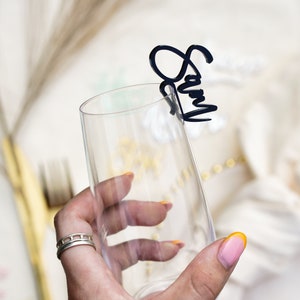 Topper per bevande Nome Etichette per bevande Matrimonio Segnaposto in acrilico per bicchiere di champagne o cocktail Segnaposto per matrimonio Segnaposto per vetro Ciondolo per vino