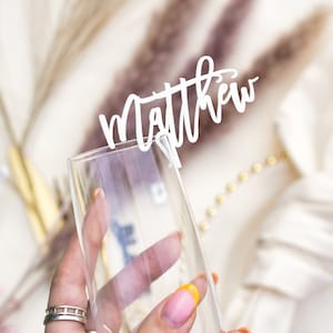 Etichette per bevande con nome, segnaposto in acrilico per matrimonio, segnabicchieri per champagne o cocktail, agitatore per bevande per matrimonio, segnabicchieri, ciondolo per vino