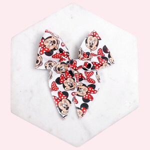 Minnie mouse hair bow, Disney bow, Disney parks bow, baby bow, hair clip, baby headband, fable bow