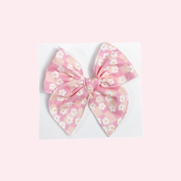 Checkered floral hair bow, baby bow, flowers bow, fable bow, hemmed bow, baby headband, Hair Clip, hair accessory, retro bow