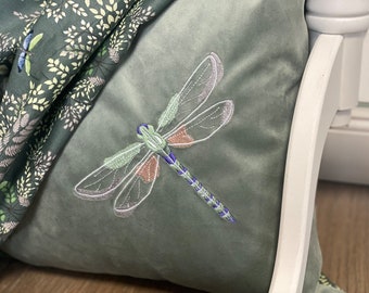Embroidery file Dragonfly Lilly for 18x30 frame