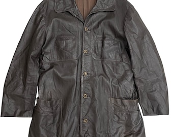 Giacca in pelle marrone vintage da uomo in stile minimalista