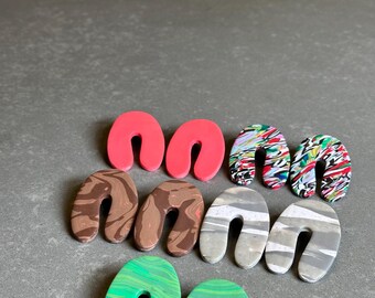 Bogen Ohrstecker | Statement Ohrringe, Leichte Polymer Clay, Schwarz Besitz Schmuck | Unternehmen im Besitz von Lateinern