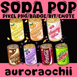 Puede incluir: Gráfico de arte pixelado con siete latas de refrescos de diferentes sabores: limón, naranja, cherry cola, root beer, uva, Coca-Cola y Mountain Dew. El texto "SODA POP" y "PIXEL PNG/BADGE/BIT/EMOTE" se muestra encima de las latas. El nombre del artista, "auroraochii", está en la parte inferior.