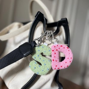Accesorios para bolsos personalizados, dijes para bolsos con inicial personalizada, llaveros con aguja perforadora y letras para mujer.