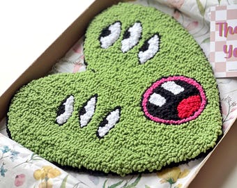 Chunky Tufted Alien Herz Wandbehang, lustiges Wohndekor