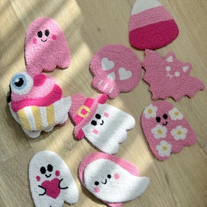 Pink Halloween Mug Rug, Pink Halloween Decor,  Pumpkin Punch Needle Coaster, Handmade Spooky Halloween Gift, Halloween Ghost Coaster