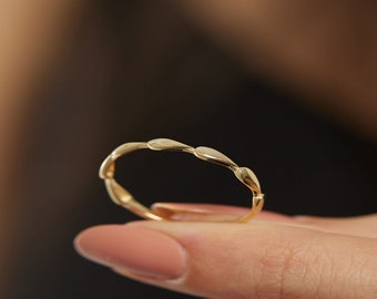 Anillo de oro macizo de 14 quilates con forma de gota de agua para mujer, anillo en forma de pera, anillo trenzado delicado, alianza fina, anillo apilable, oro minimalista delicado
