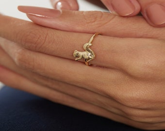 14K Solid Gold Squirrel Ring for Women, Little Squirrel Band, Minimalist Animal Ring, Cute Squirrel Ring, Unique 14k Squirrel Ring Design