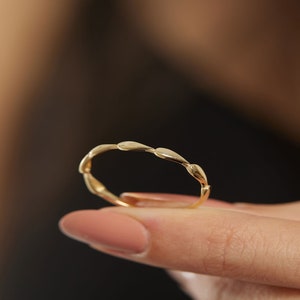 14K Solid Gold Water Drop Ring for Women, Pear Shaped Ring, Dainty Twisted Ring, Thin Wedding Band, Stacking Ring, Dainty Minimalist Gold