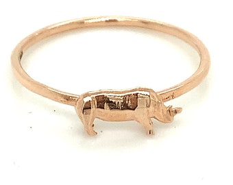 Anillo de rinoceronte de oro macizo de 14K para mujer, anillo de rinoceronte personalizable, anillo de rinoceronte diminuto, anillo hecho a mano de 14k para amante de los rinocerontes, banda de mascotas de rinoceronte