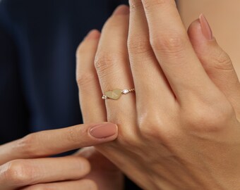 Personalized Ring, 14K Solid Gold Heart Signet Ring for Women, Initial Letter in the Heart Ring, Minimalist Twist Ring, Diamond Loved Gift