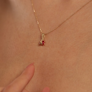 Collar de mariquita de oro macizo de 14 k para mujer, amuleto de buena suerte, collar delicado en capas, joyería minimalista para uso diario, collar con animales para mujer imagen 3