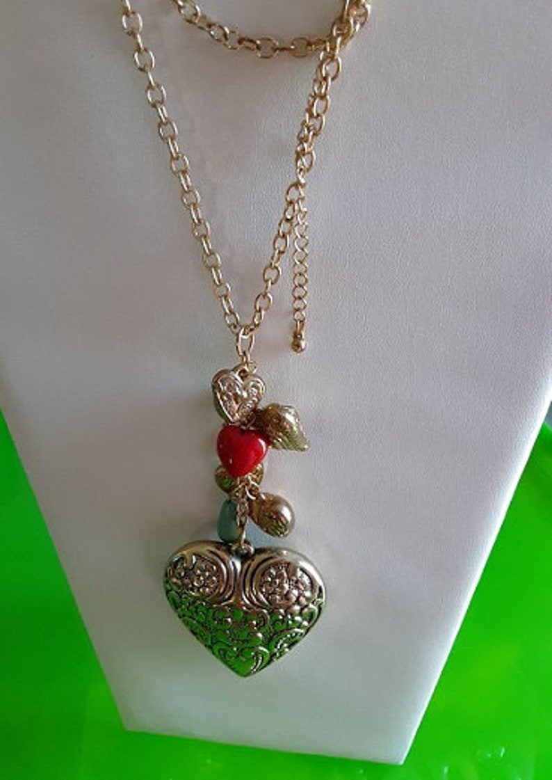 Lovely Vintage 32 in Gold Pendant Heart Charm Necklace