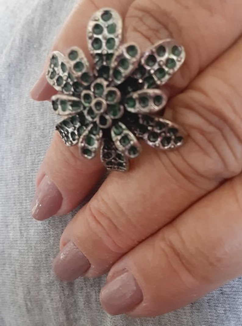 adjustable Vintage Green Inlay Floral Layered Ring