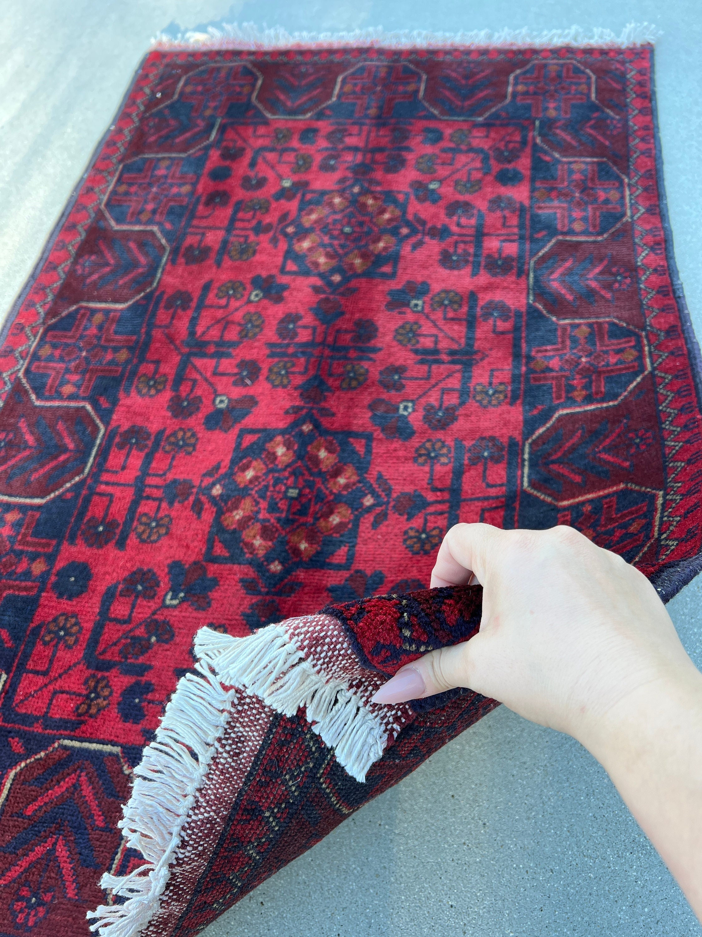 Hand Knotted Afghan Rug 2.5x4.5 Ft Auction