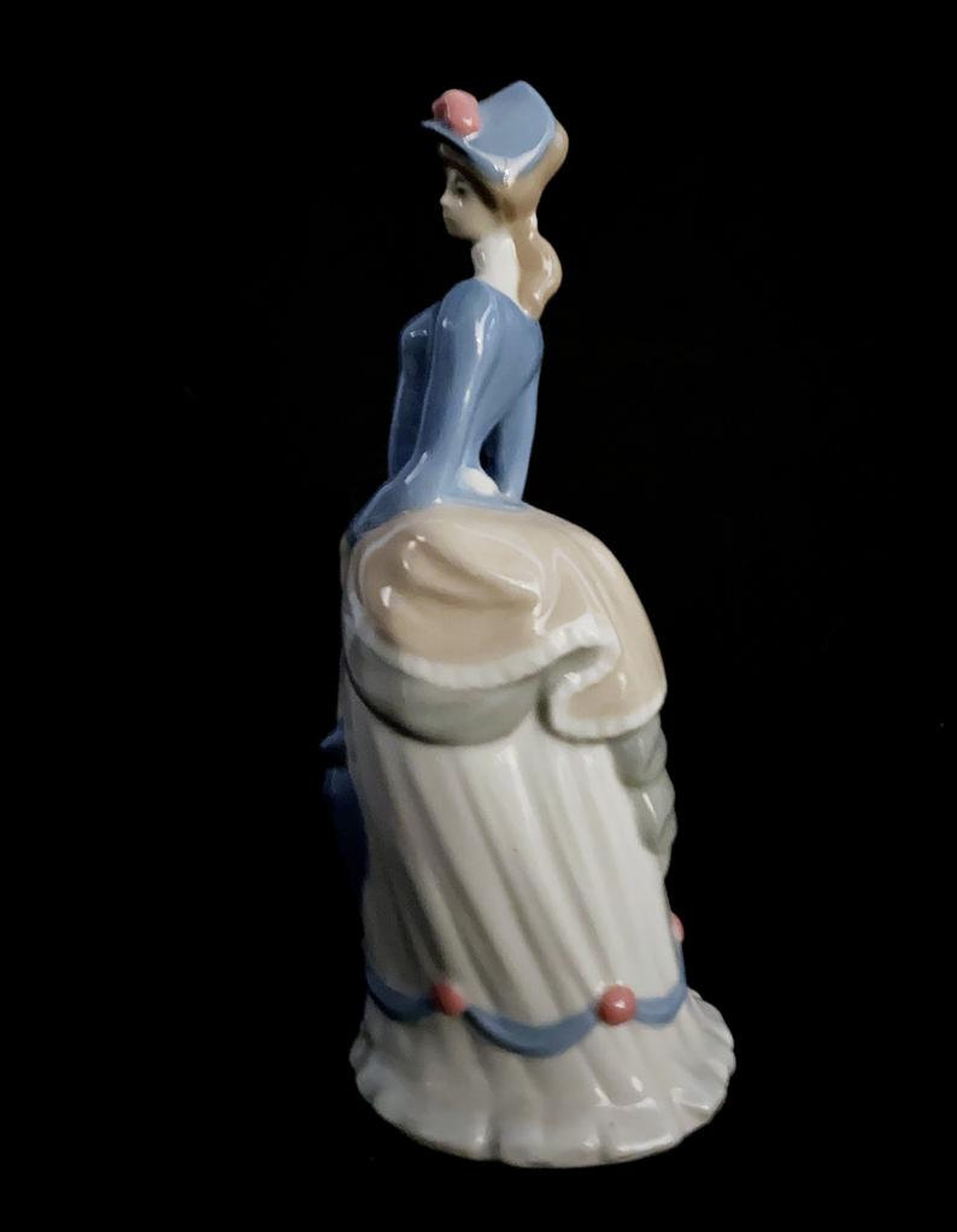 Avon First Lady Figurine Award 1976 Porcelain Presidents Club Member
