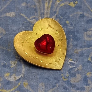 Vintage Signed ©JJ Brushed Gold Matte Finish Red Rhinestone