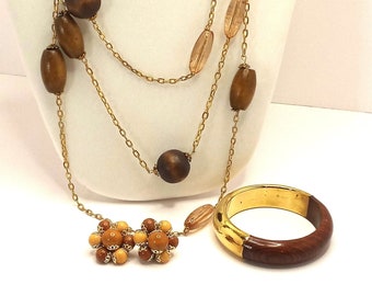 Vintage 70's Wood and Gold Tone Necklace Bracelet and Clip on Earrings