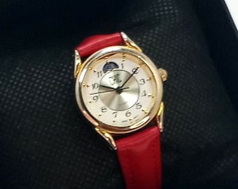 Vintage CHIC Quartz Gold Tone  Moon Phase Wrist Watch New Red Leather Band Working!
