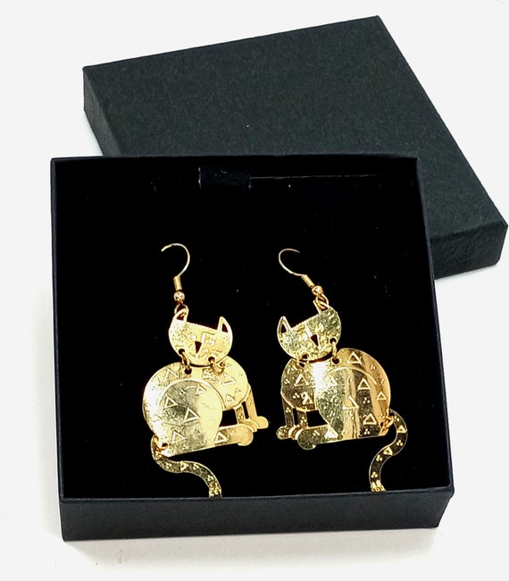 Vintage Gold Tone Articulated Cat Dangle Earrings Pierced Hook Earrings View 4