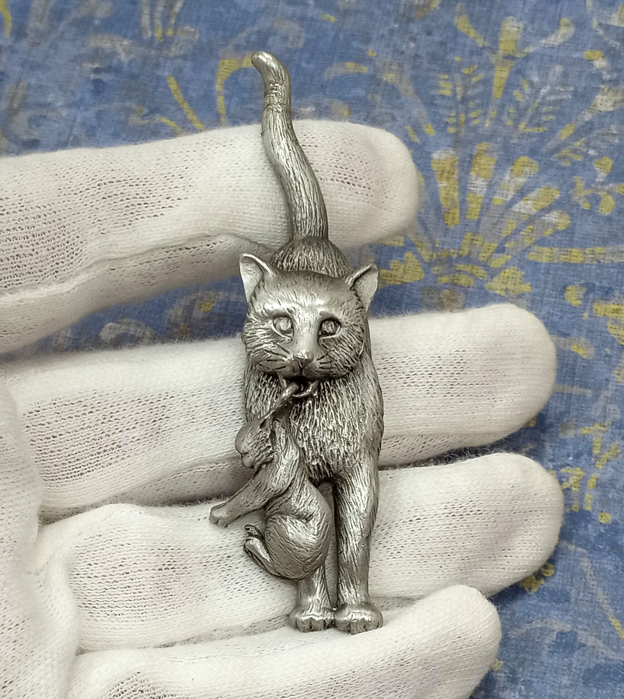 Spilla Jonette Jewelry In Peltro Argento Con Cane E Bandiera USA - Orgoglio Americano - Foto 3