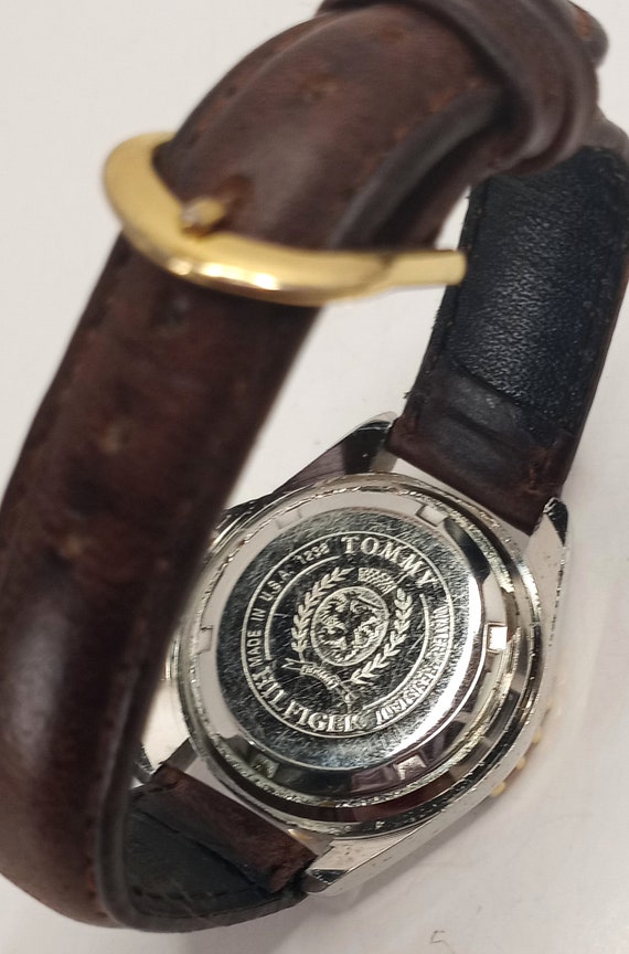 Vintage Tommy Hilfiger reloj de mujer plata y oro tono marron cuero banda trabajando Etsy Mexico