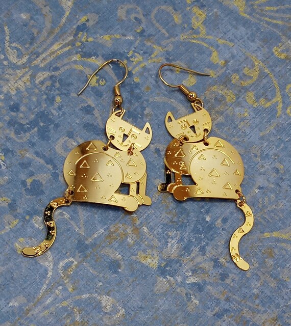 Vintage Gold Tone Articulated Cat Dangle Earrings Pierced Hook Earrings View 6