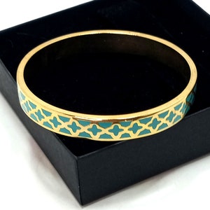Vintage Gold Tone Turquoise Blue CloverEnamel Persian Motif Repeating Design Bangle Bracelet